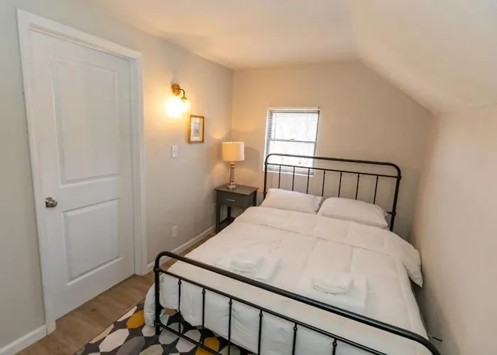 Holiday home Cozy & Comfy In The - W Parking Pittsburgh